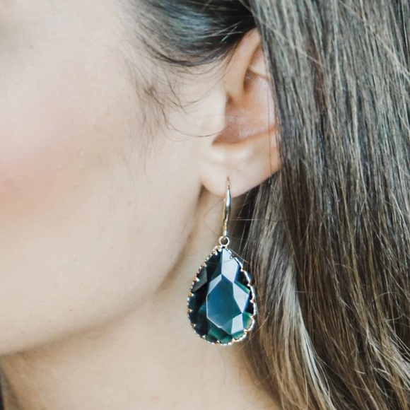 Jewelry - LUXE teardrop crystal gem earrings limited edition